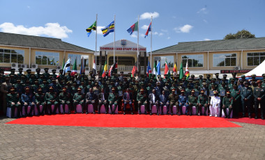 WAZIRI WA ULINZI NA JESHI LA KUJENGA TAIFA AHITIMISHA MAFUNZO YA CHUO CHA UKAMANDA NA UNADHIMU DULUTI